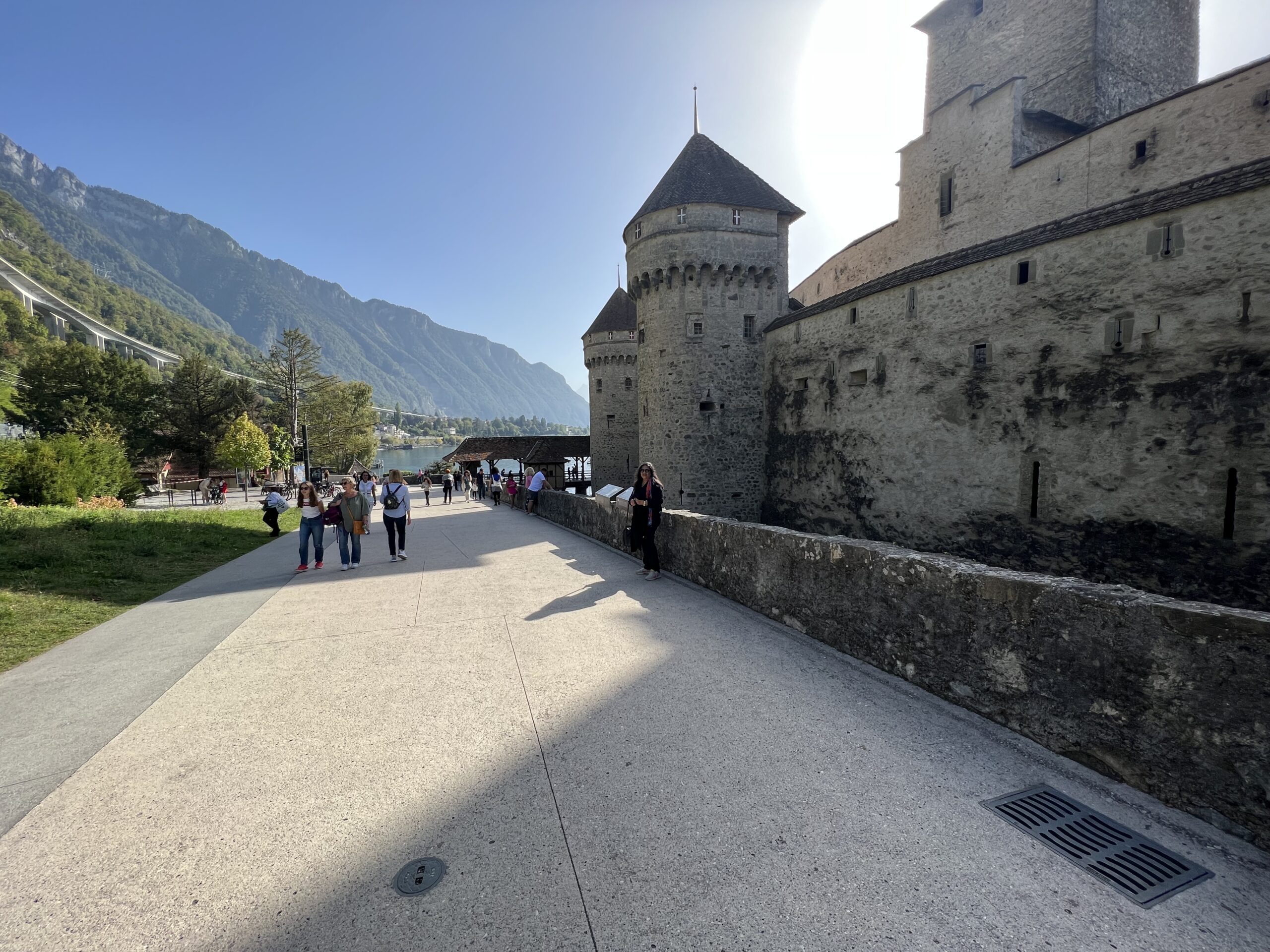 Montreaux_Laussane_Chateau Chillo_Chaplin studio_Geneva