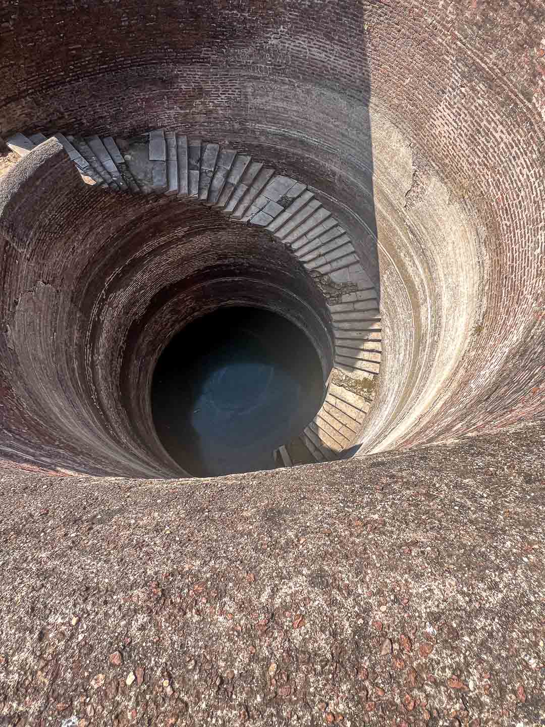 Navlakhi stepwell