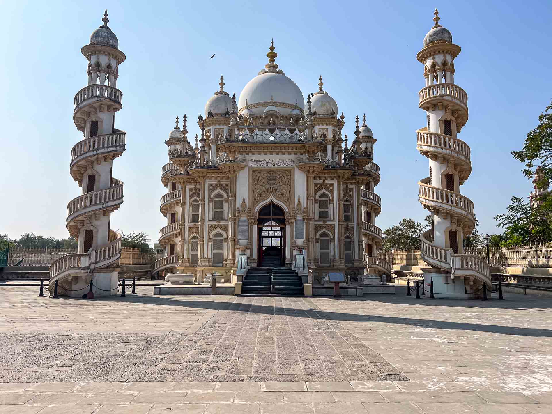Mahabat Khan Makbara